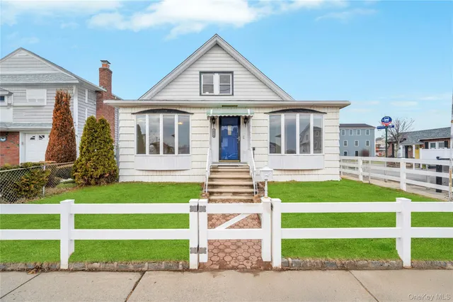 $875,000 | 100-19 160th Avenue | Old Howard Beach