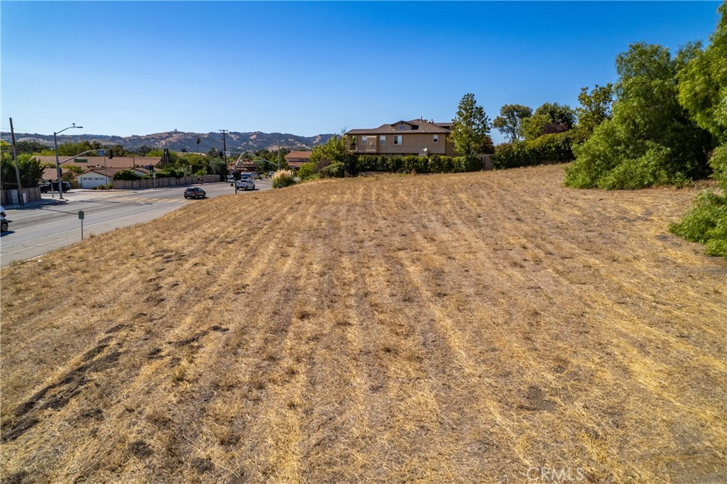 845 Creston Road Paso Robles, CA 93446 - Photo 5 of 9