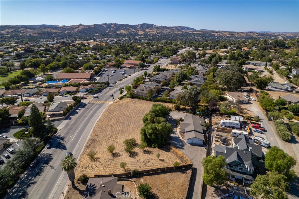 845 Creston Road Paso Robles, CA 93446 - Photo 6 of 9