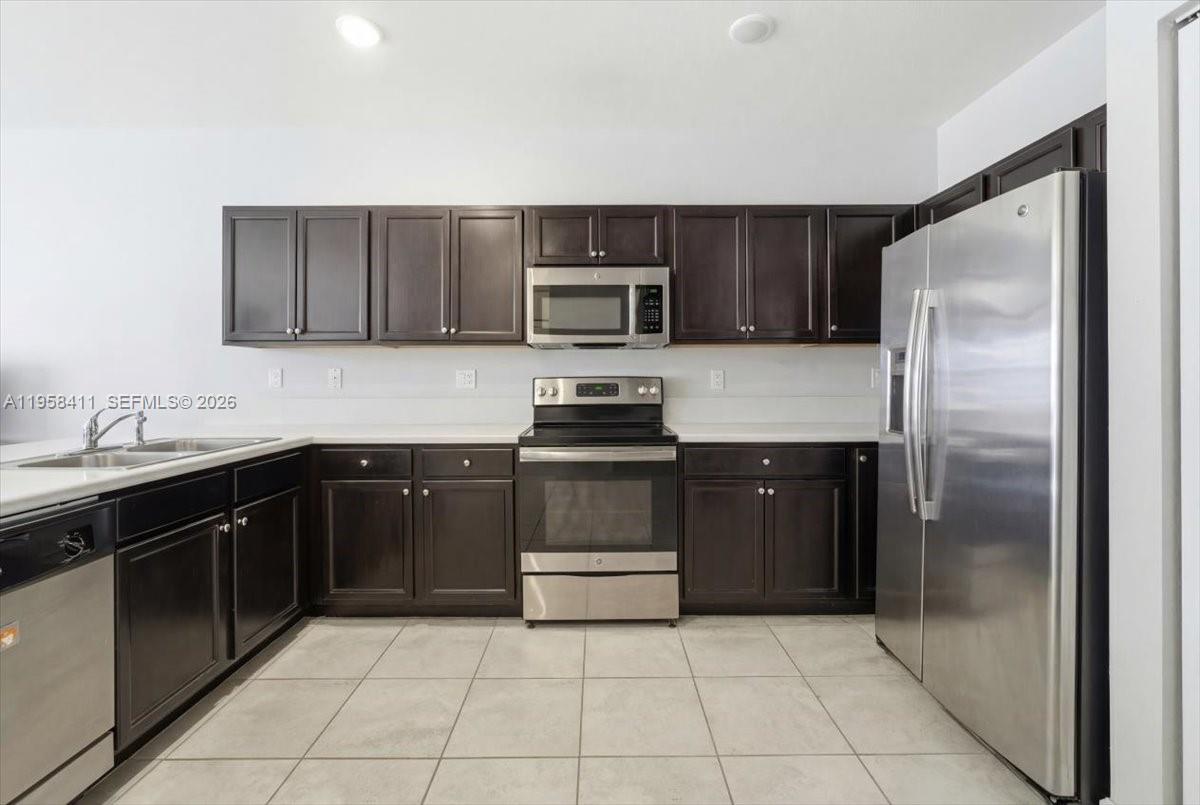 11456 Southwest 252nd Terrace Homestead, FL 33032 - Photo 4 of 32