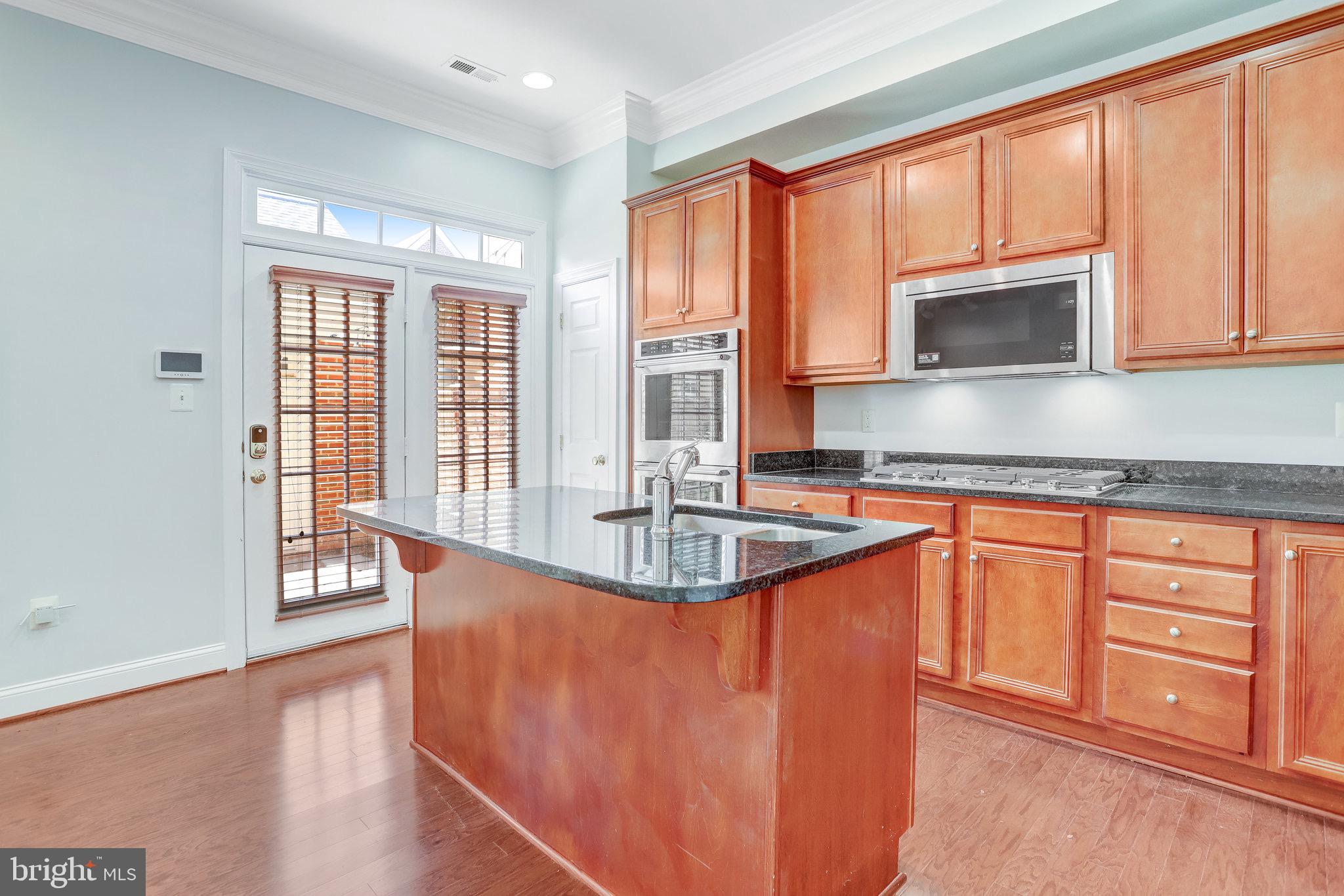 506 Pendleton Street Alexandria, VA 22314 - Photo 11 of 61