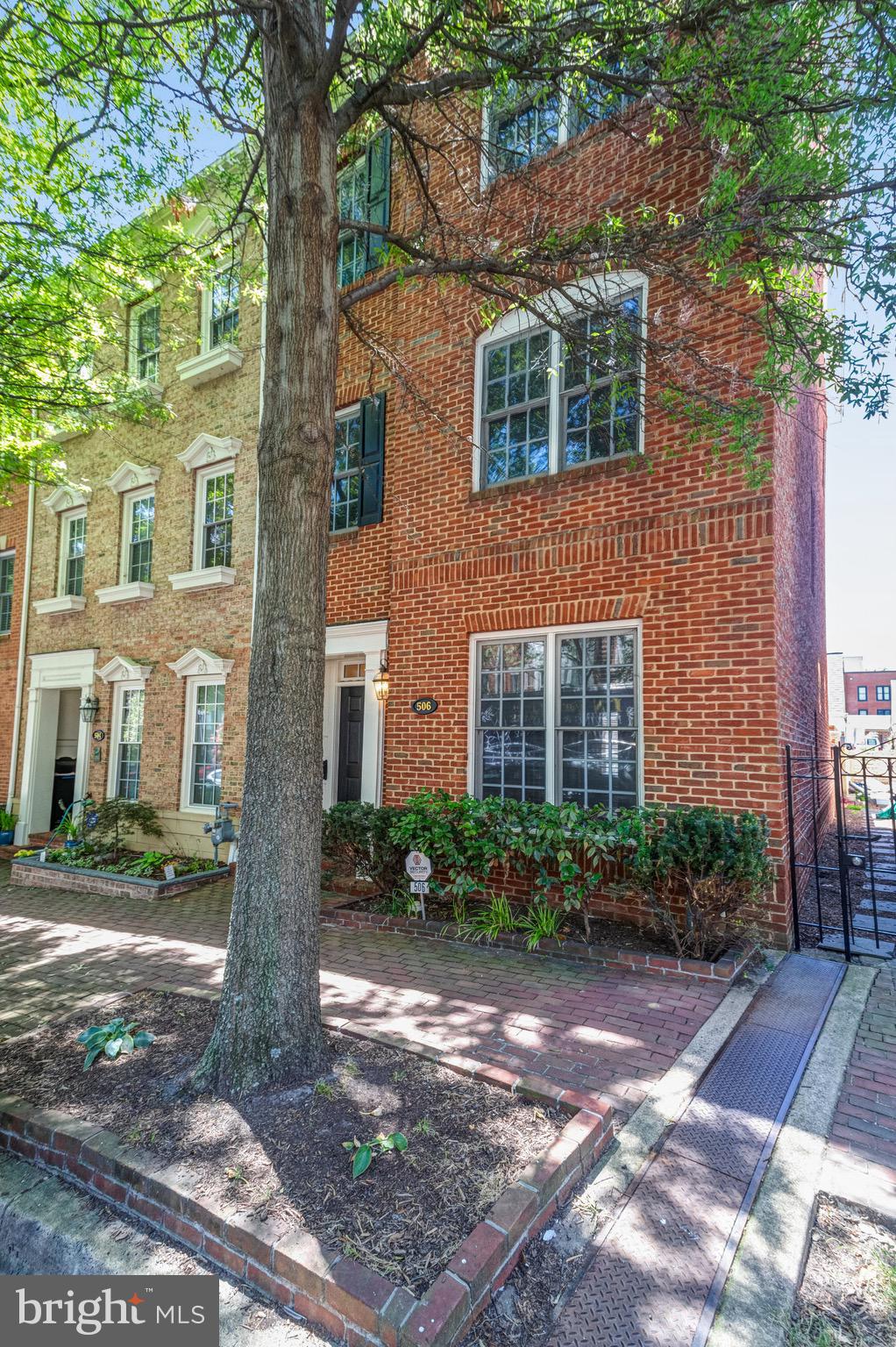 506 Pendleton Street Alexandria, VA 22314 - Photo 3 of 61