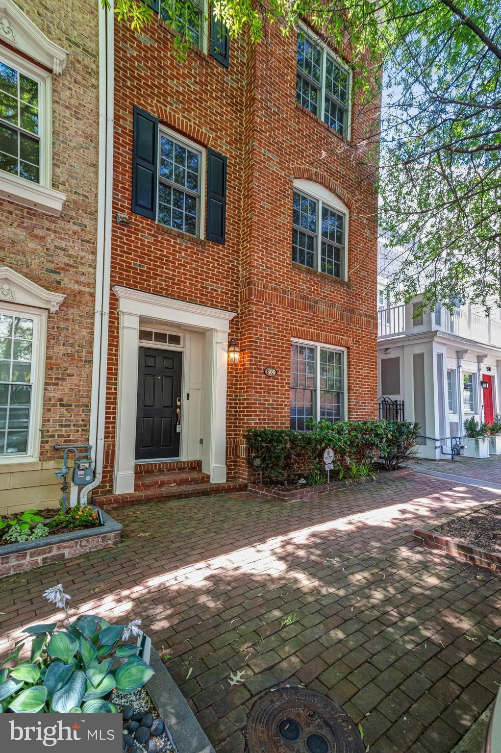 506 Pendleton Street Alexandria, VA 22314 - Photo 4 of 61