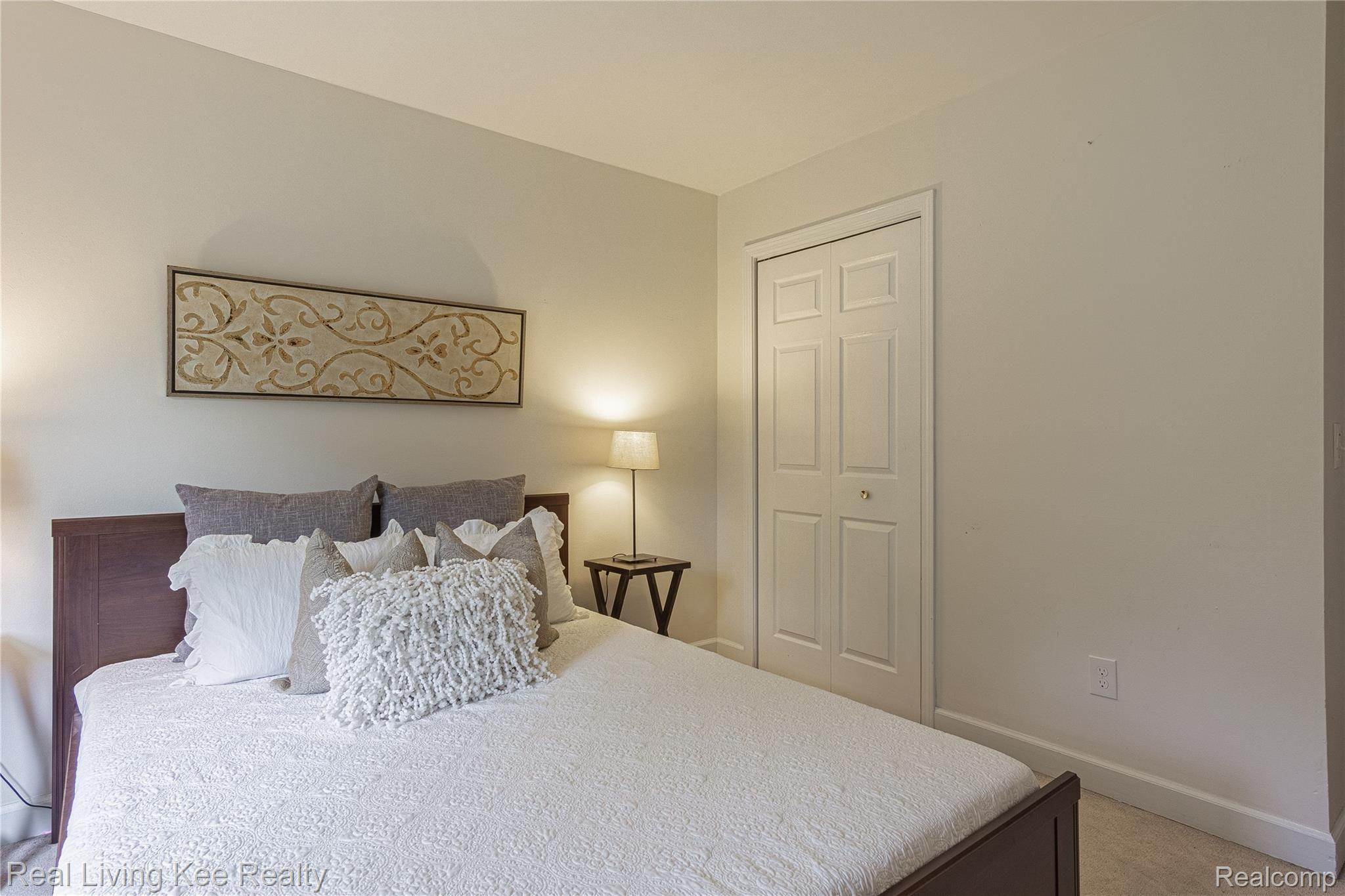 2260 North Fairview Lane Rochester, MI 48306 - Photo 30 of 38 Interiors (31 of 35).jpg