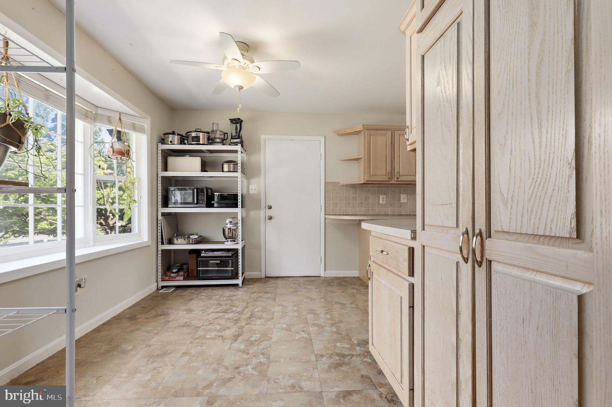 24312 Log House Road Gaithersburg, MD 20882 - Photo 12 of 40 Gallery Image 12