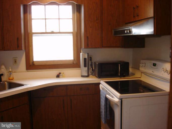 1416 Odenton Road Odenton, MD 21113 - Photo 7 of 8 Kitchen