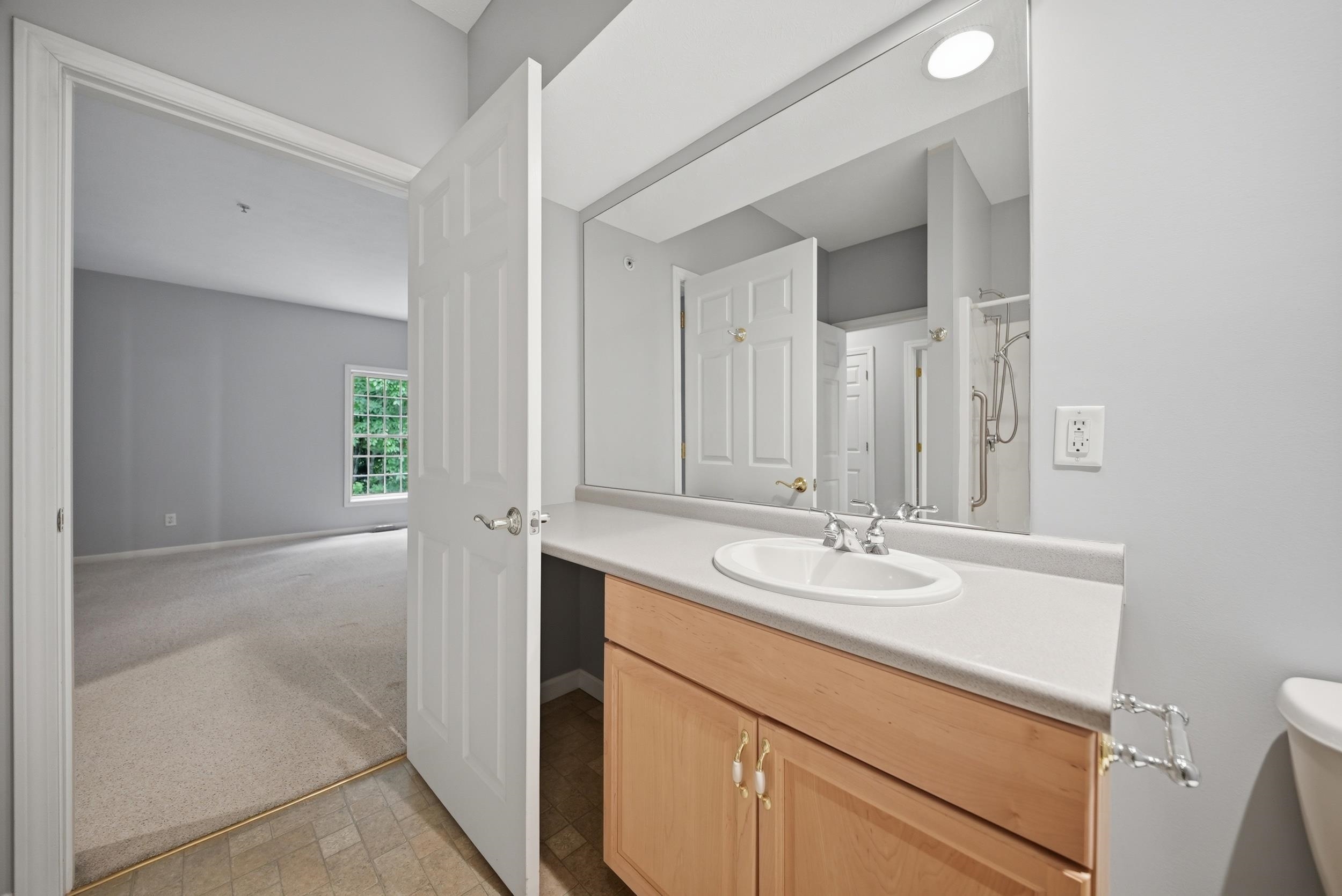 34 Mammoth Road, Unit 18 Hooksett, NH 03106 - Photo 22 of 32 Gallery Image 22