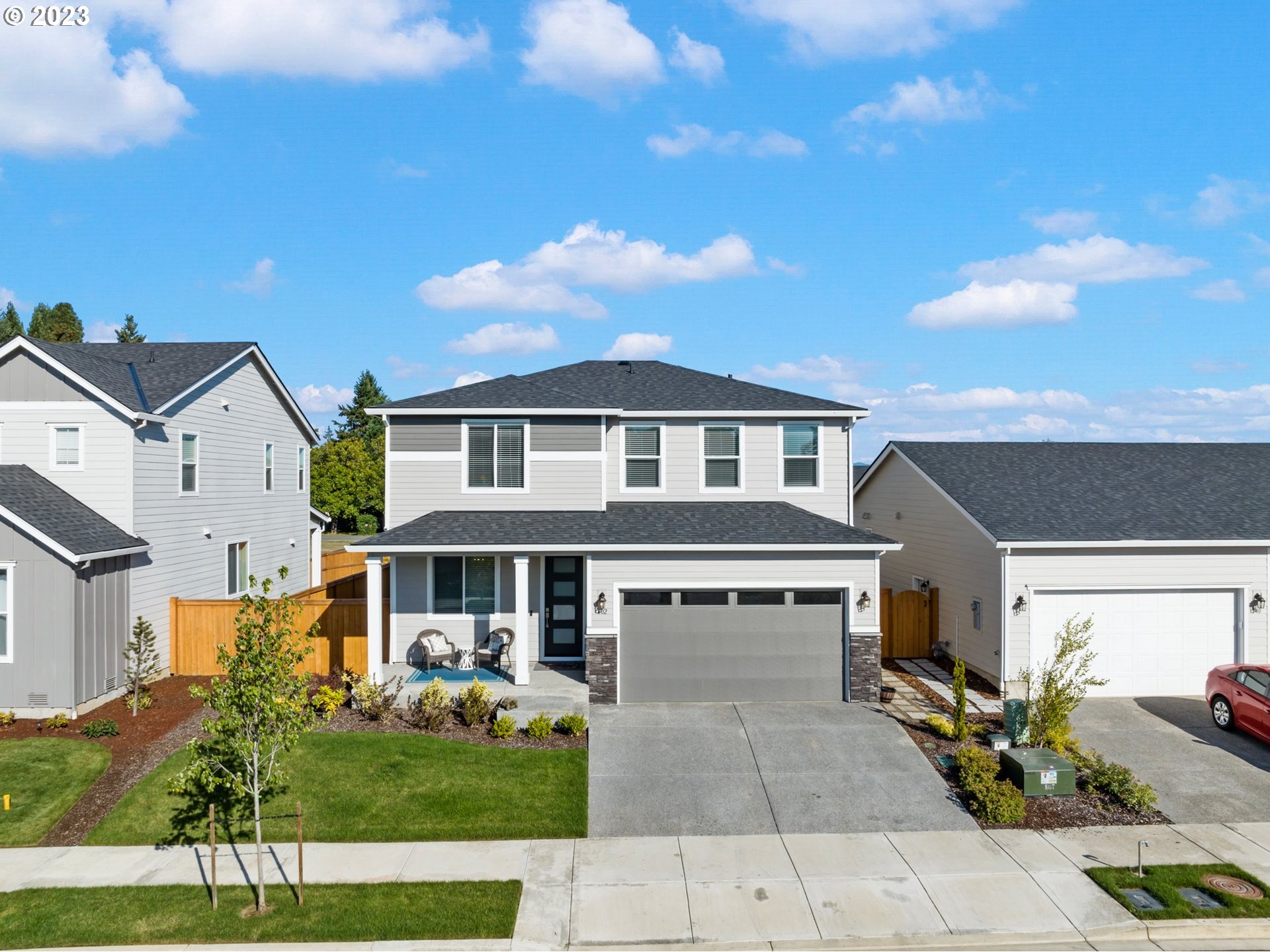 602 North Avery Drive Ridgefield, WA 98642 - Photo 1 of 1 a front view of a house with garden