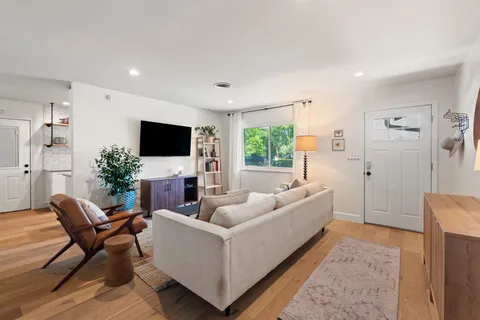 $649,000 | 3207 Carol Ann Drive, Austin, TX 78723