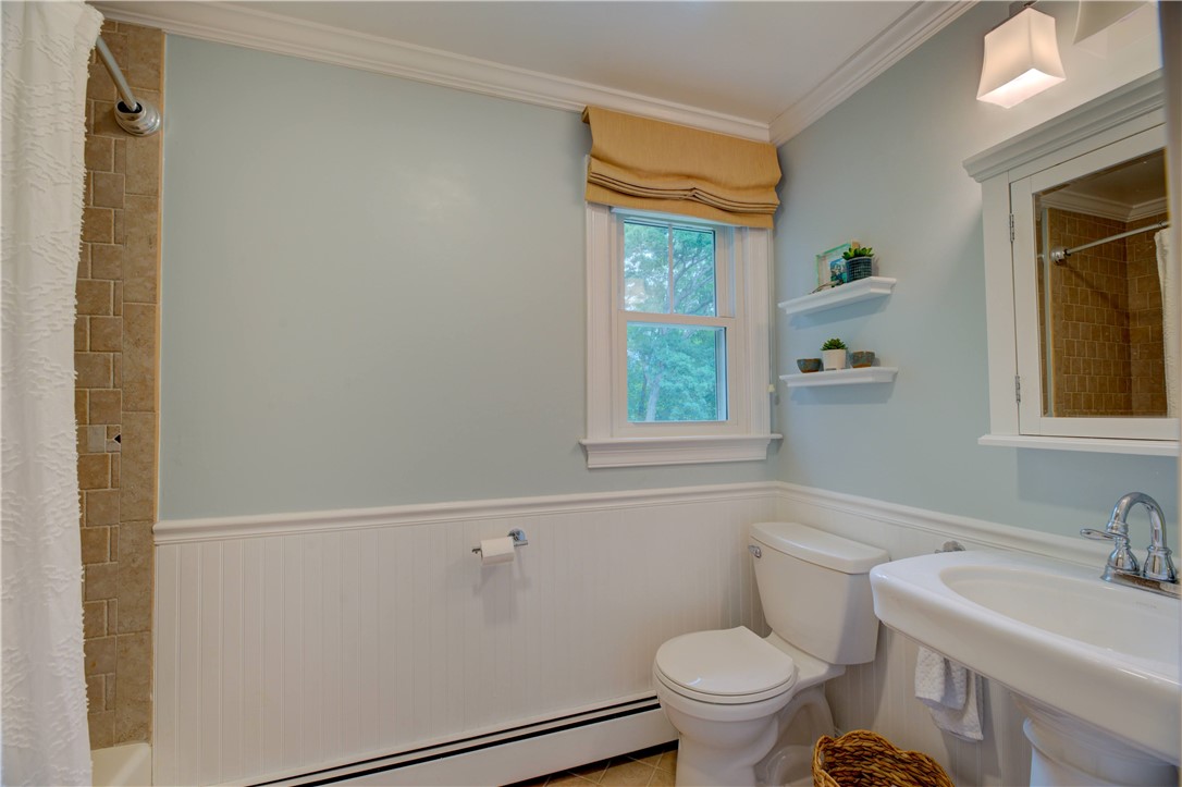 22 Pinetop Road Barrington, RI 02806 - Photo 30 of 40