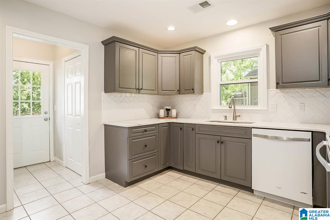 236 Raleigh Avenue Birmingham, AL 35209 - Photo 15 of 41