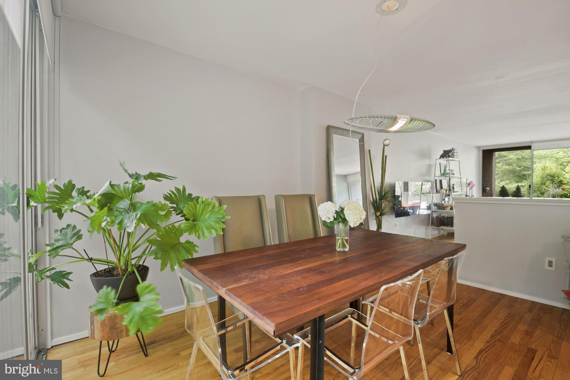 11597 Maple Ridge Road Reston, VA 20190 - Photo 14 of 34 Dining Room