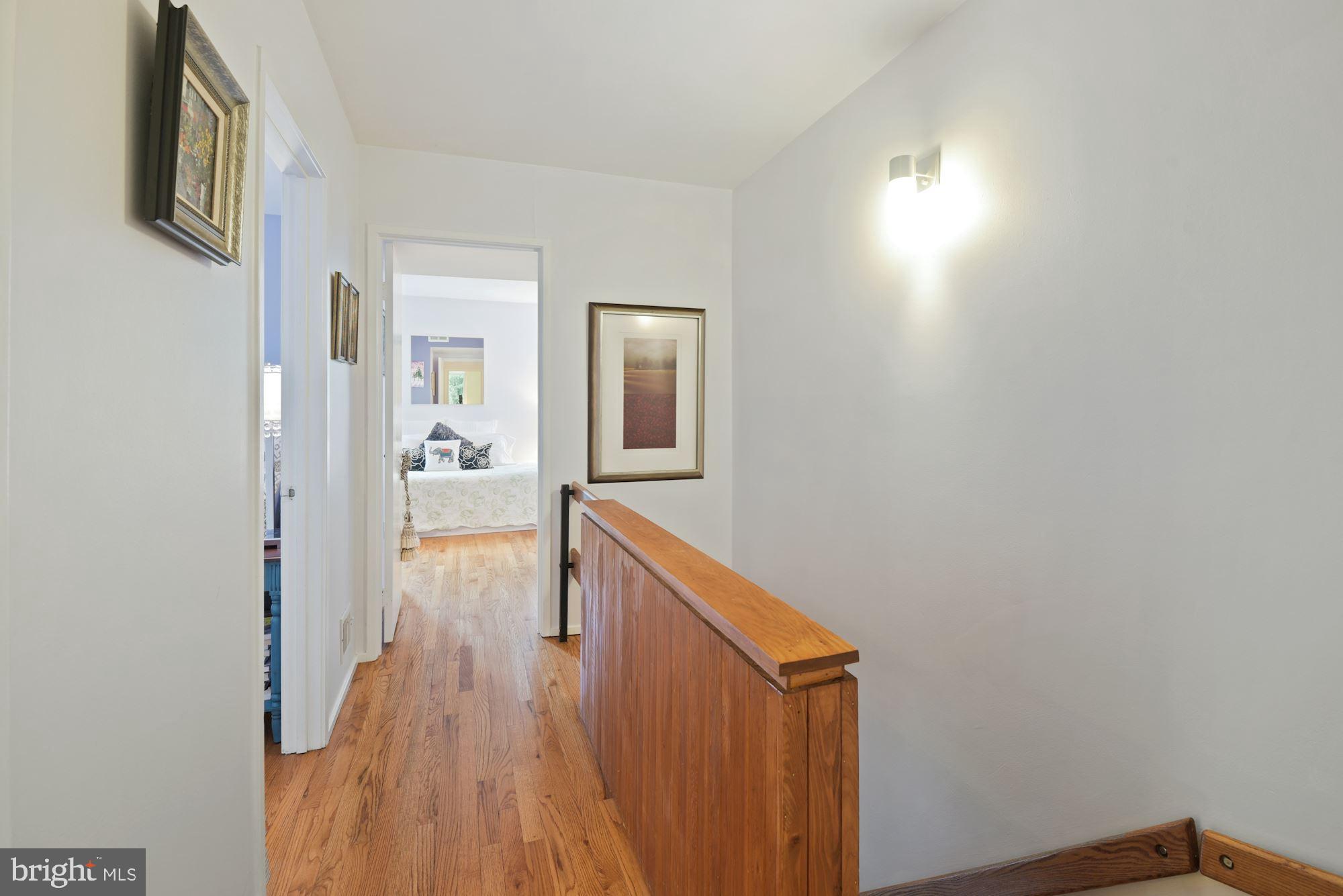 11597 Maple Ridge Road Reston, VA 20190 - Photo 23 of 34 Upper Hall