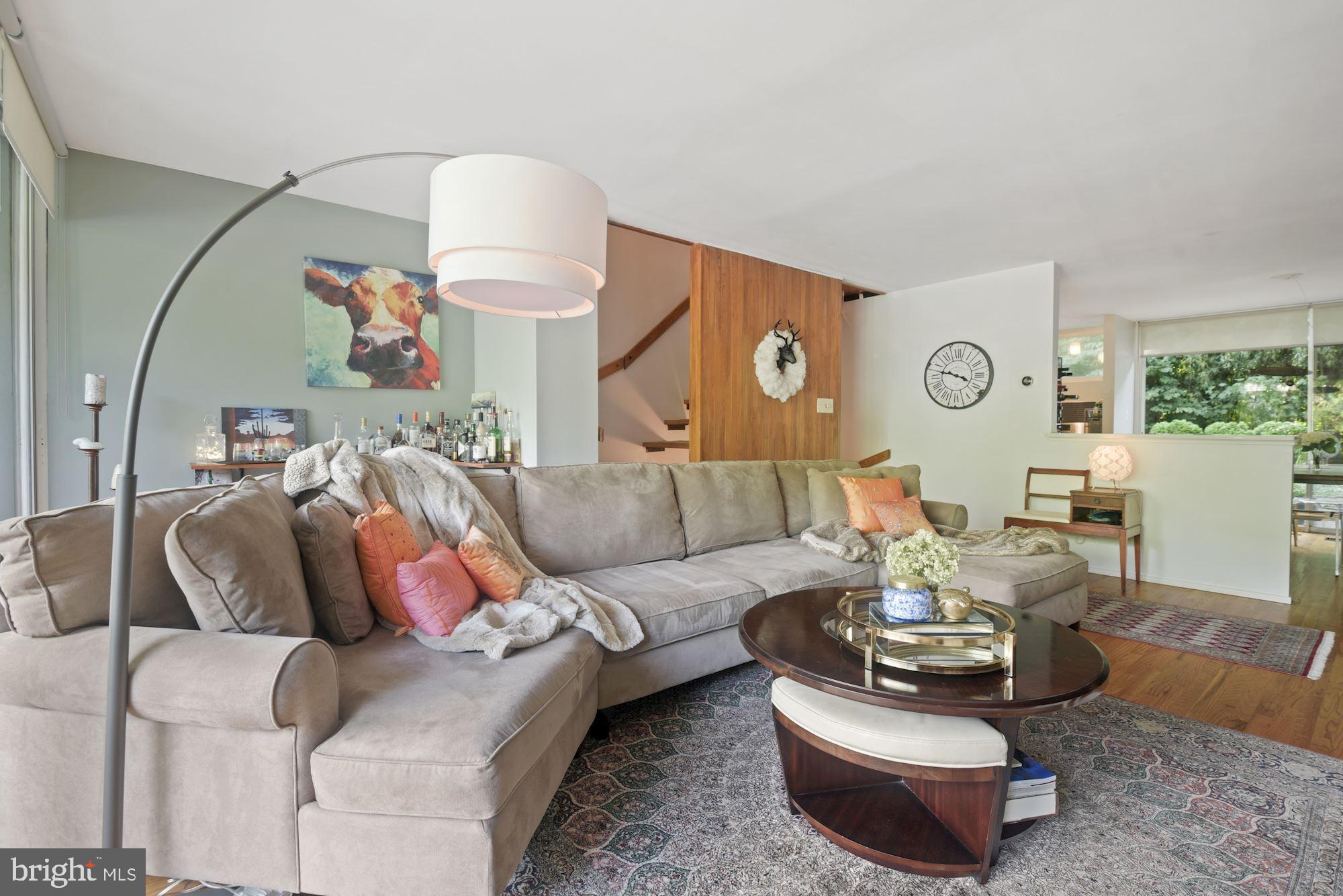 11597 Maple Ridge Road Reston, VA 20190 - Photo 4 of 34 Great Room