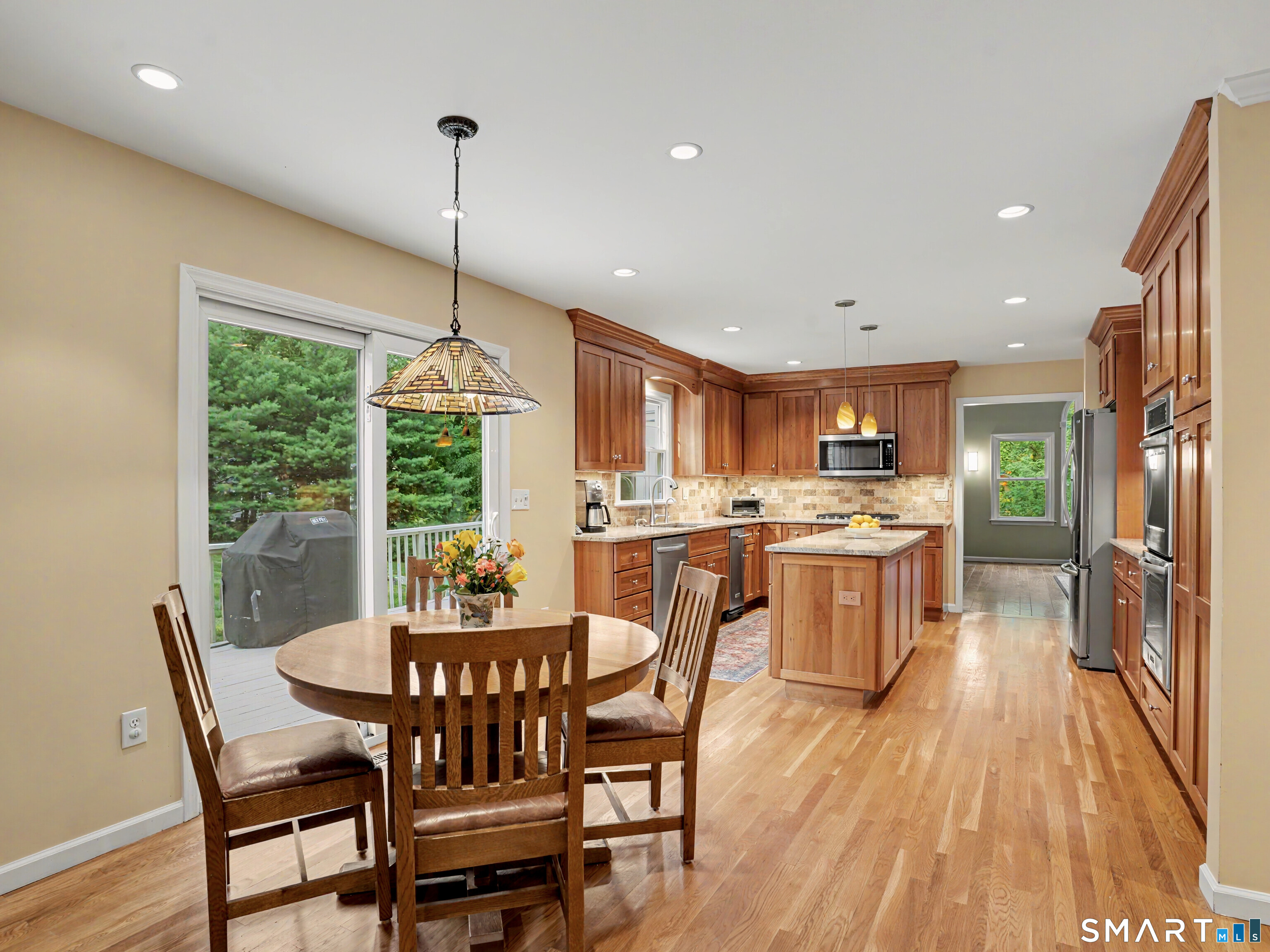 16 Banks Hill Place Ridgefield, CT 06877 - Photo 5 of 36