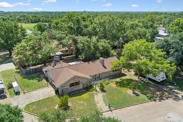 $244,900 | 910 St Charles Court, Marlin, TX 76661