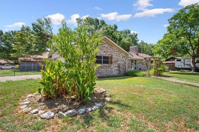 $244,900 | 910 St Charles Court, Marlin, TX 76661