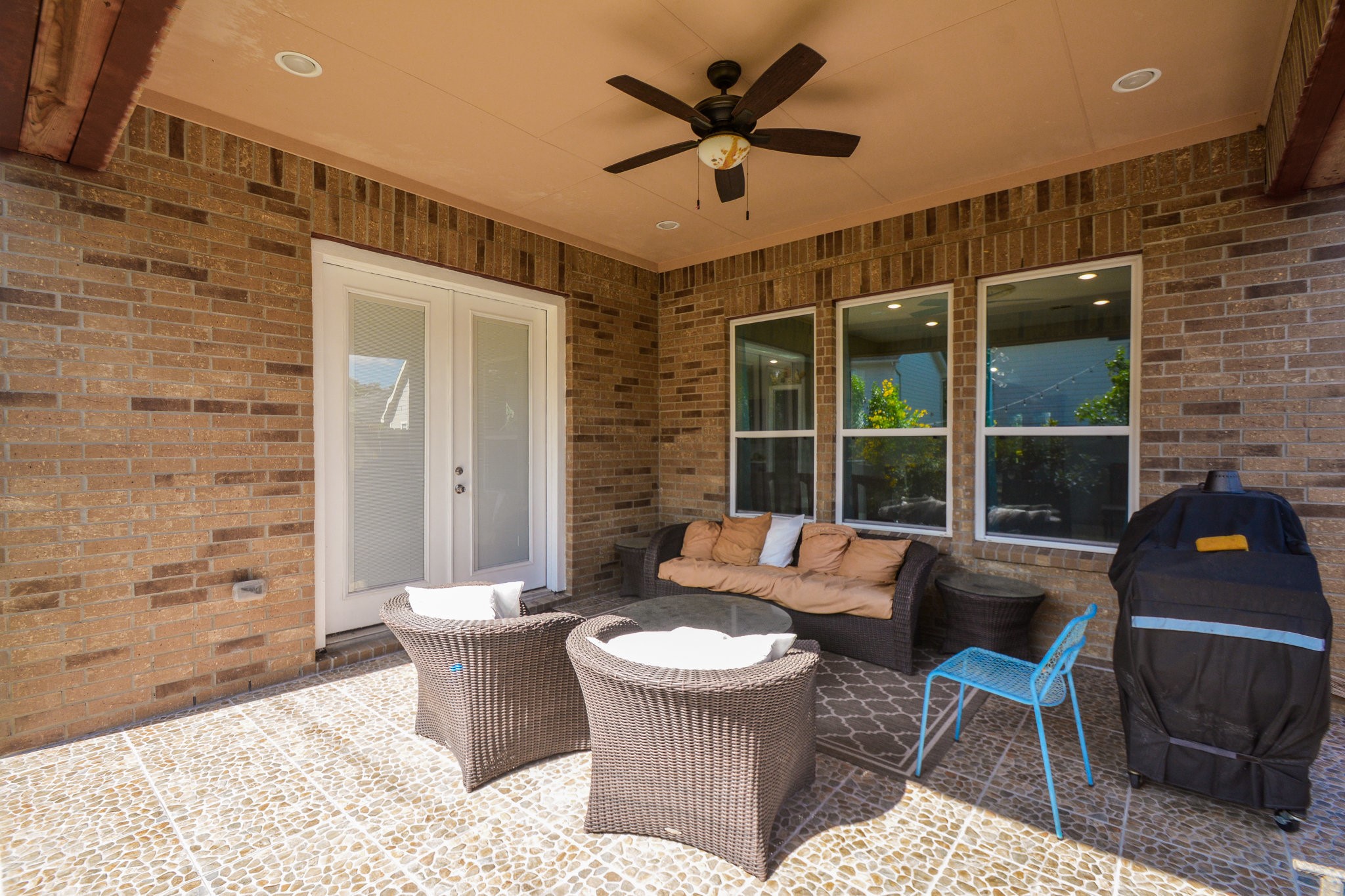 5513 Lotus Street Houston, TX 77085 - Photo 28 of 50 a living room with furniture and a large window