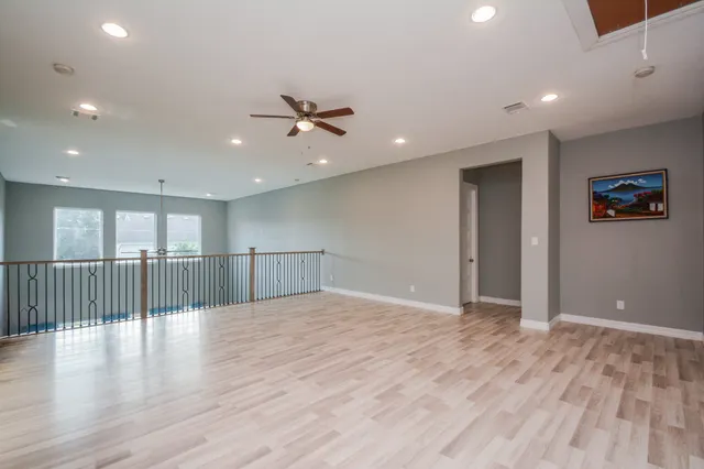 a view of livingroom with furniture