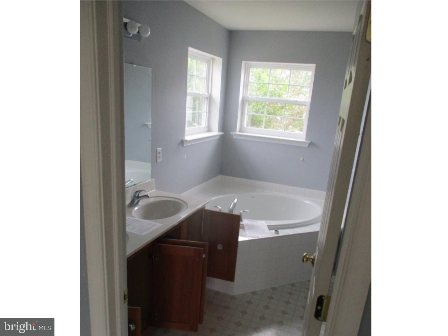 106 Harmony Cir Road Sicklerville, NJ 08081 - Photo 10 of 11 Bathroom