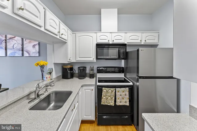 $2,400 | 301 South Reynolds Street, Unit 202, Alexandria, VA 22304