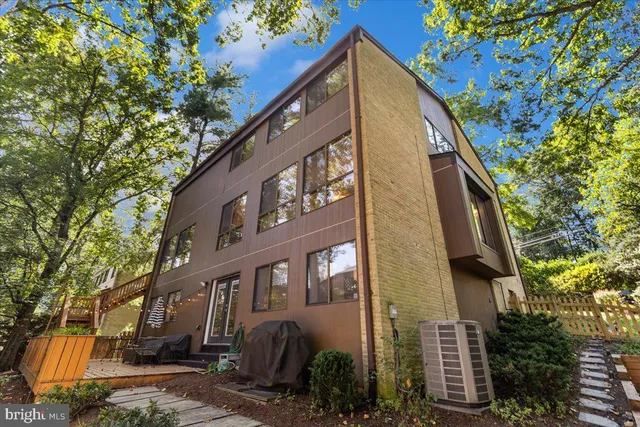 $7,000 | 9411 Fernwood Road, Bethesda, MD 20817