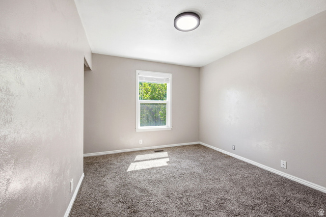 11042 Lindon Road Sandy, UT 84092 - Photo 13 of 32