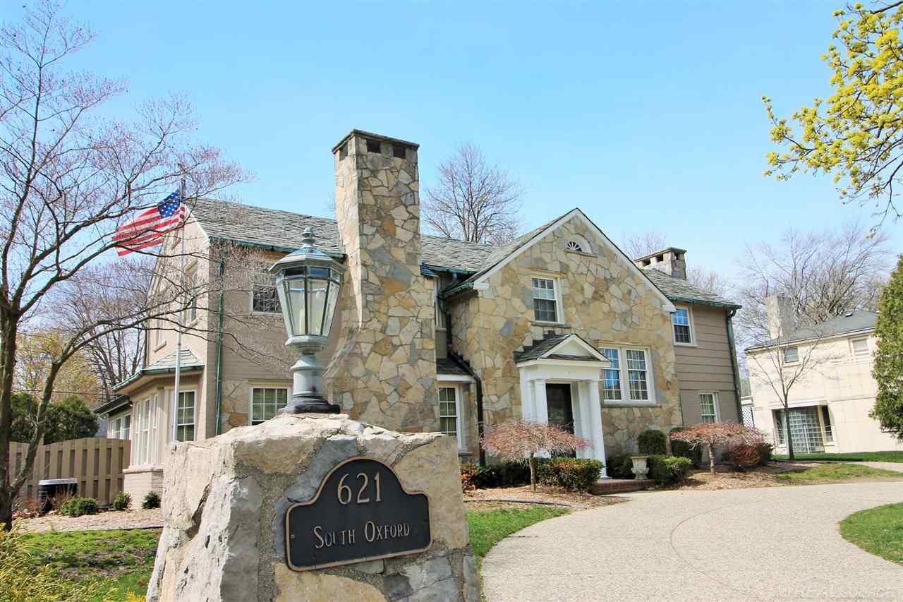 621 South Oxford Road Grosse Pointe Woods, MI 48236 - Photo 1 of 57