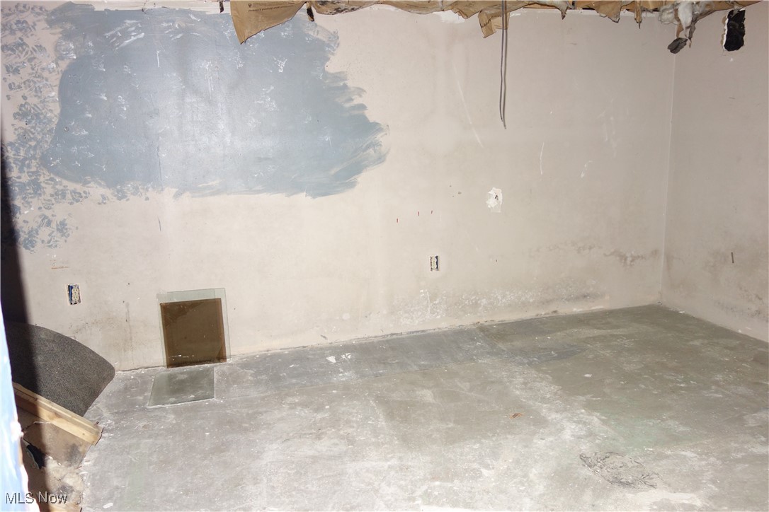 6090 Manchester Road Akron, OH 44319 - Photo 25 of 35 "AS IS" Walk-Out Basement