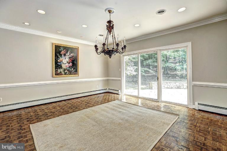 10813 Tara Road Potomac, MD 20854 - Photo 5 of 11 Dining Room