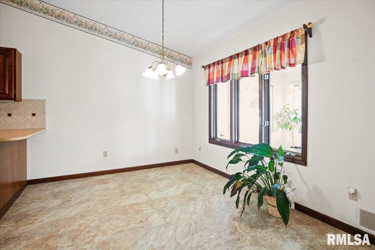 2312 Flaxen Mill Court Springfield, IL 62704 - Photo 5 of 19