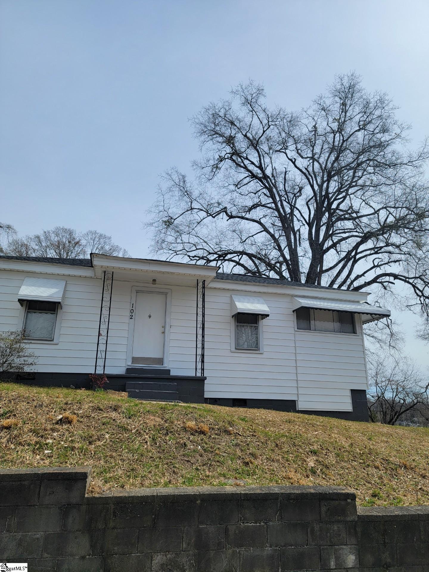 102 High Street Laurens, SC 29360 - Photo 1 of 28