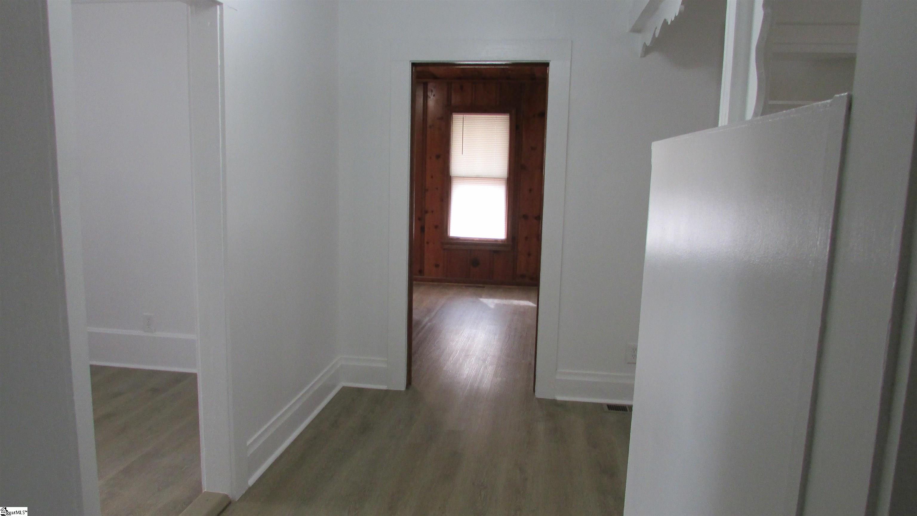 102 High Street Laurens, SC 29360 - Photo 7 of 28