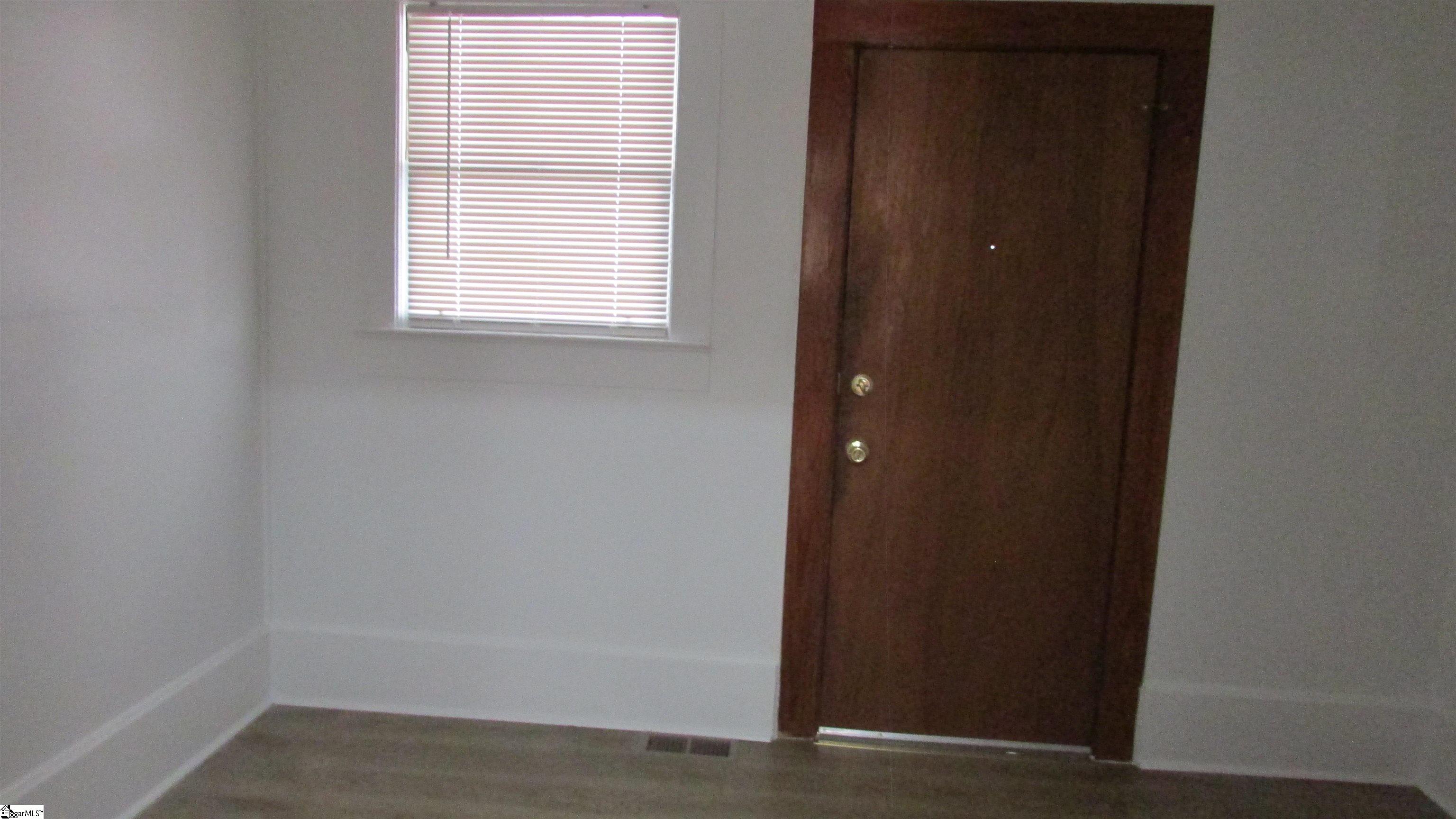 102 High Street Laurens, SC 29360 - Photo 10 of 28