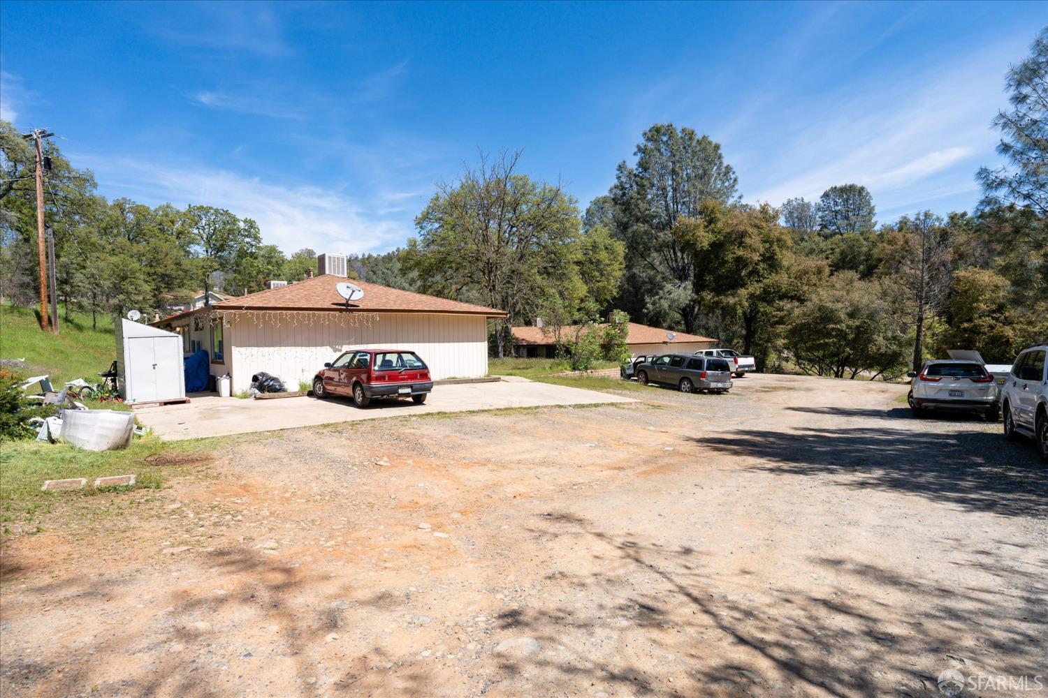 5081 Smith Road Mariposa, CA 95338 - Photo 3 of 54 Gallery Image 3