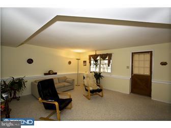 9732 Portis Road Philadelphia, PA 19115 - Photo 4 of 12 Family Room