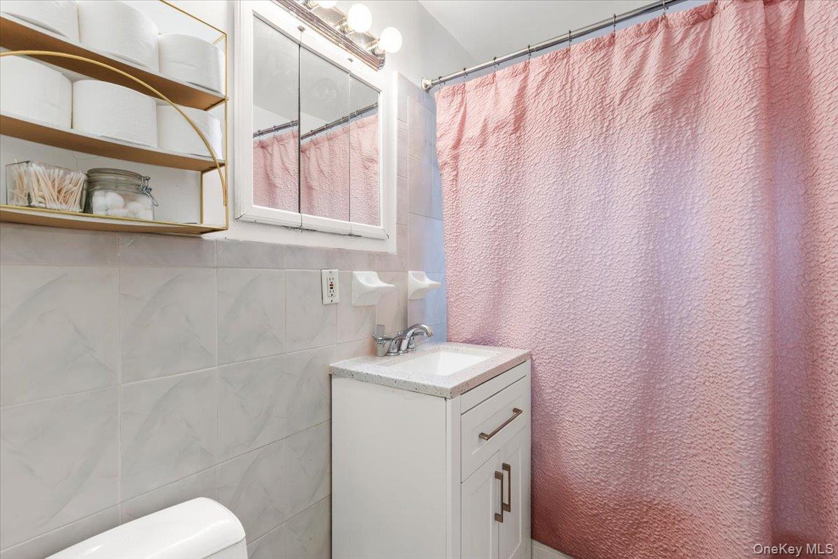 3303 Eastchester Road Bronx, NY 10469 - Photo 13 of 19