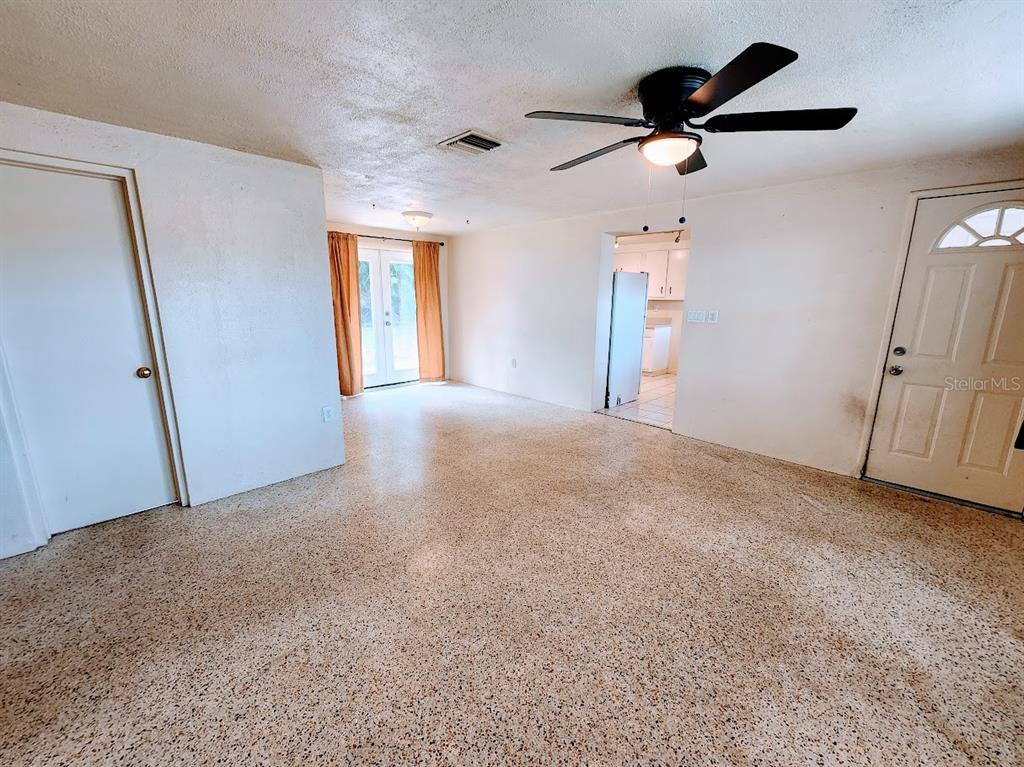385 Pelican Road Venice, FL 34293 - Photo 8 of 45