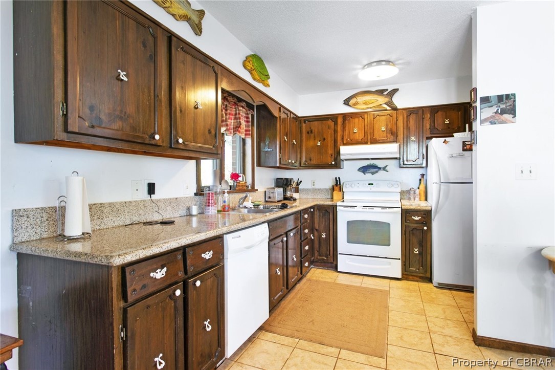 7230 Fraser Road Gloucester Point, VA 23062 - Photo 12 of 47