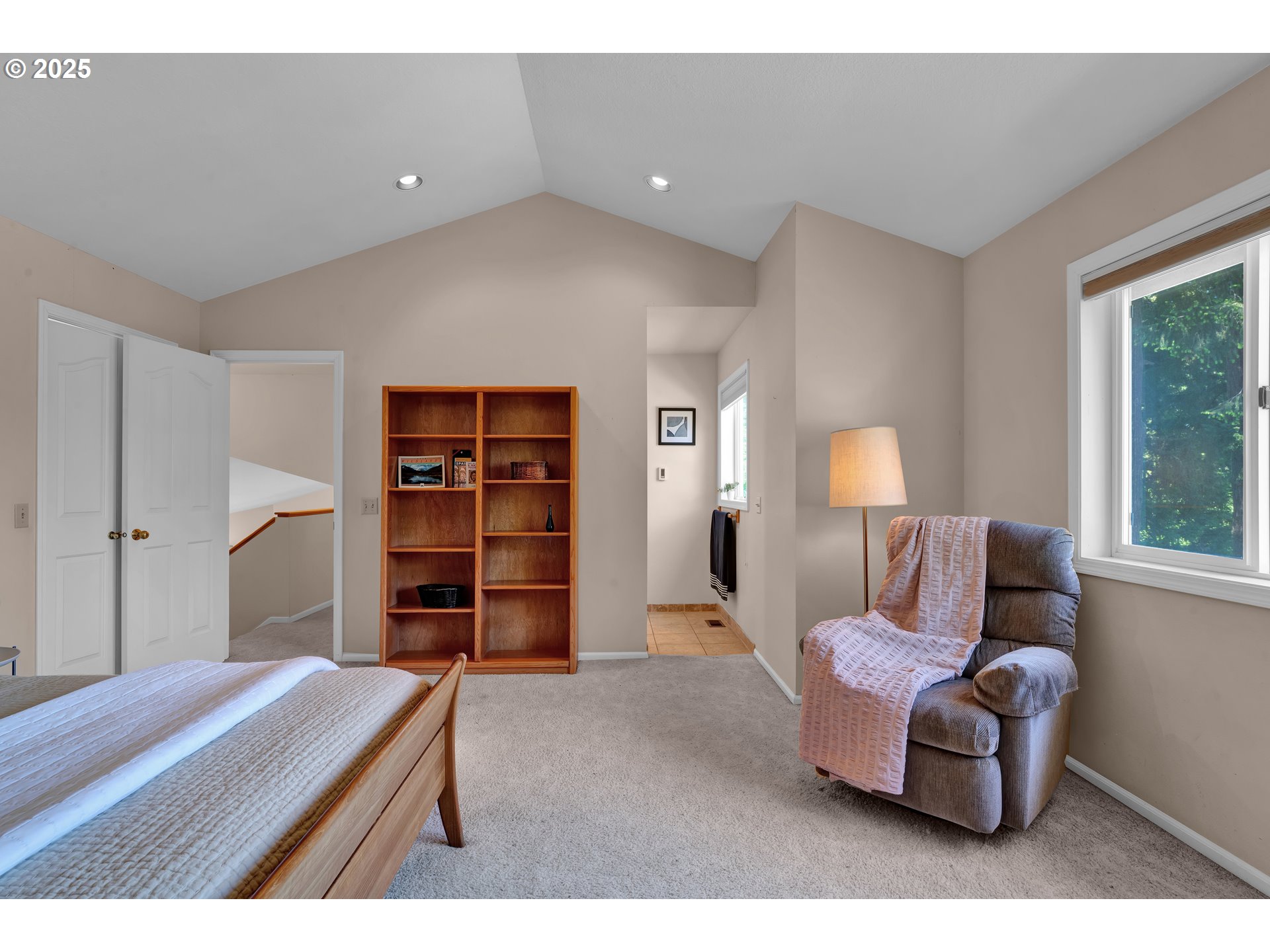 3348 Storey Boulevard Eugene, OR 97405 - Photo 28 of 47 a living room with furniture and a flat screen tv