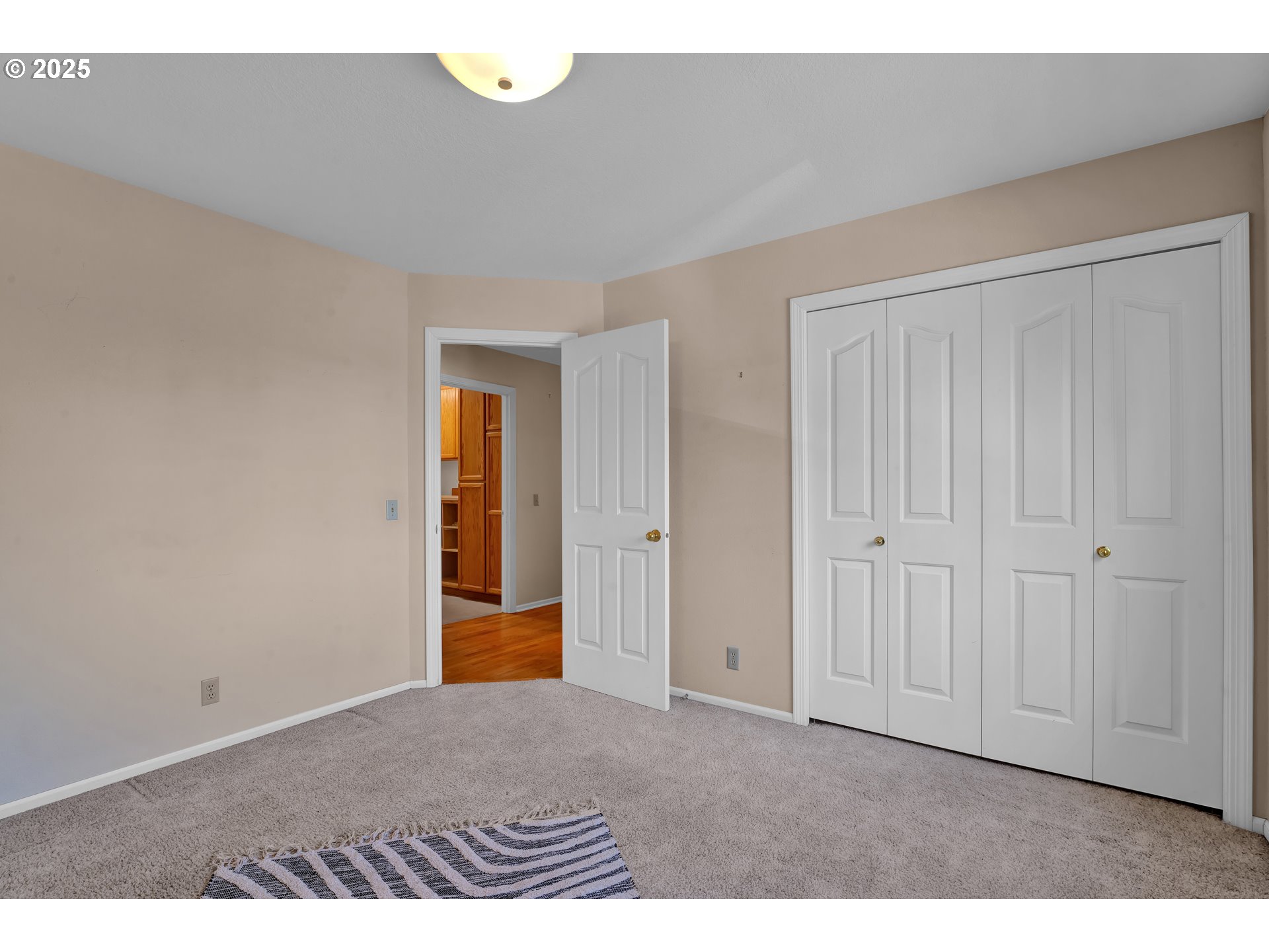 3348 Storey Boulevard Eugene, OR 97405 - Photo 35 of 47 a view of an empty room and window
