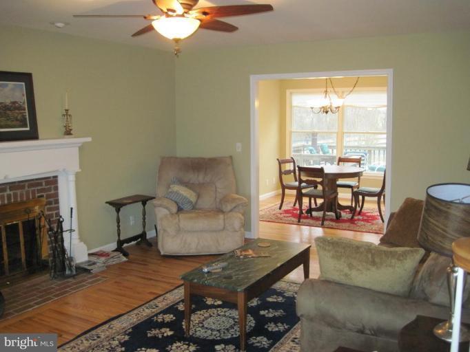 11470 Bears Den Road Marshall, VA 20115 - Photo 1 of 11 Living Room