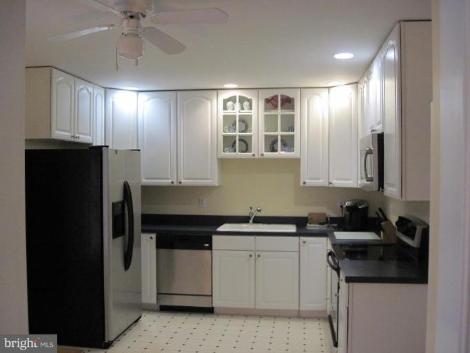 11470 Bears Den Road Marshall, VA 20115 - Photo 2 of 11 Kitchen