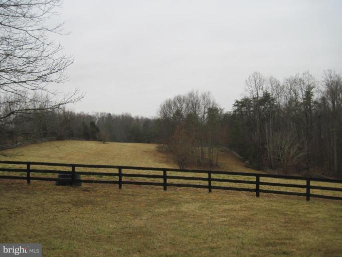 11470 Bears Den Road Marshall, VA 20115 - Photo 7 of 11 Pasture