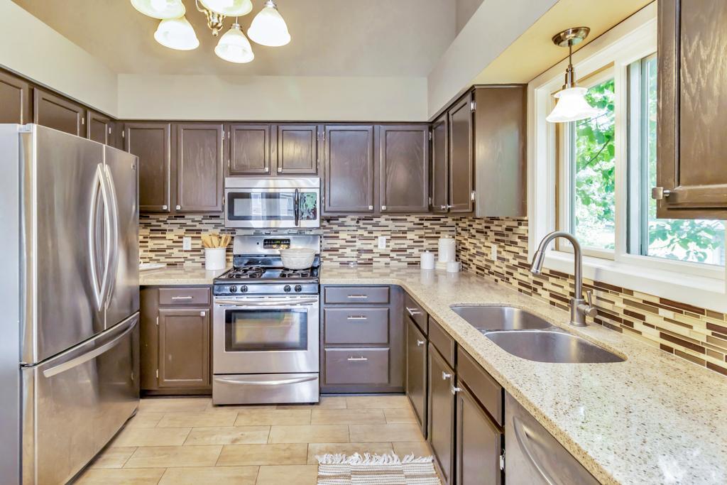1038 Boston Hill Road Eagan, MN 55123 - Photo 11 of 36 Gallery Image 11