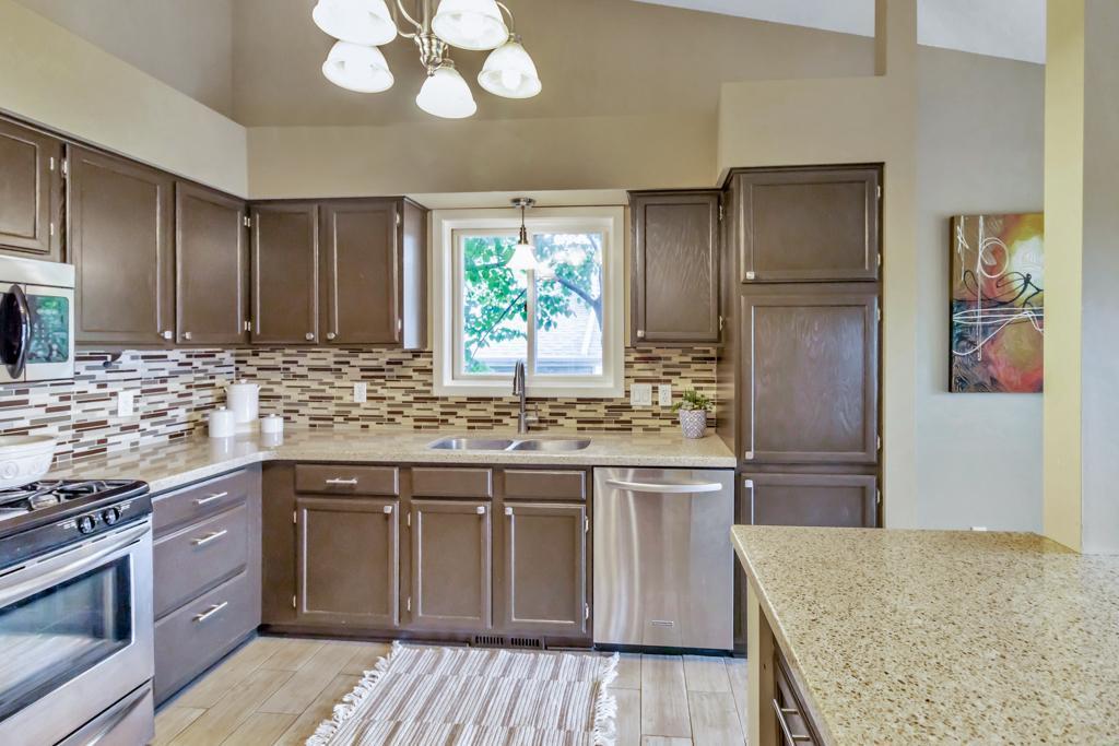 1038 Boston Hill Road Eagan, MN 55123 - Photo 12 of 36 Gallery Image 12