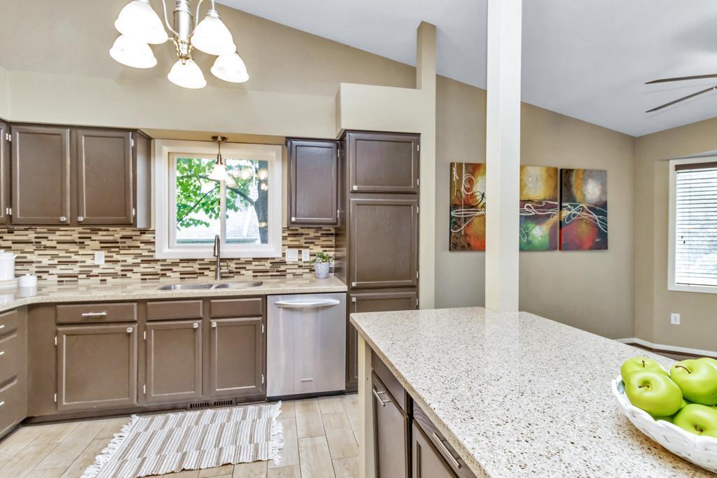 1038 Boston Hill Road Eagan, MN 55123 - Photo 13 of 36 Gallery Image 13