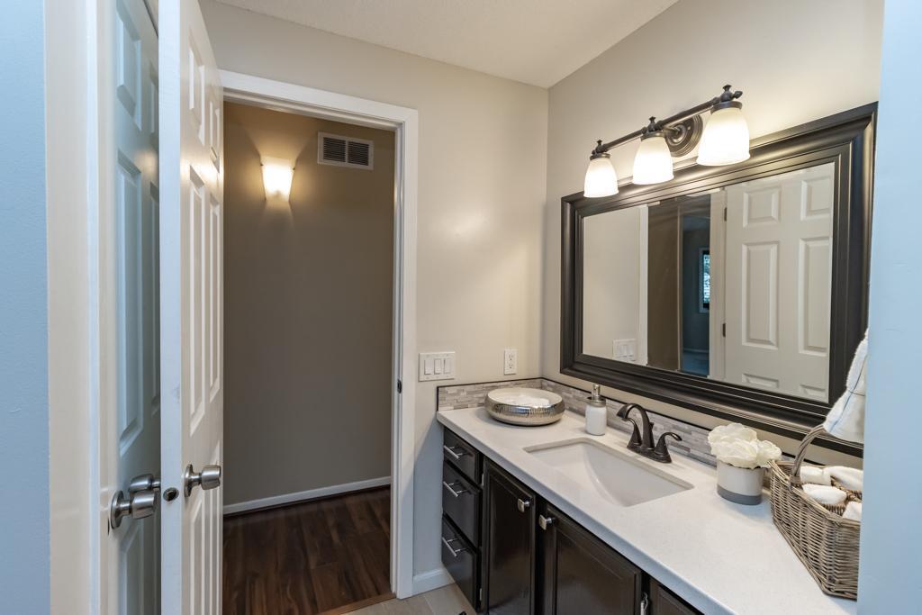 1038 Boston Hill Road Eagan, MN 55123 - Photo 16 of 36 Gallery Image 16
