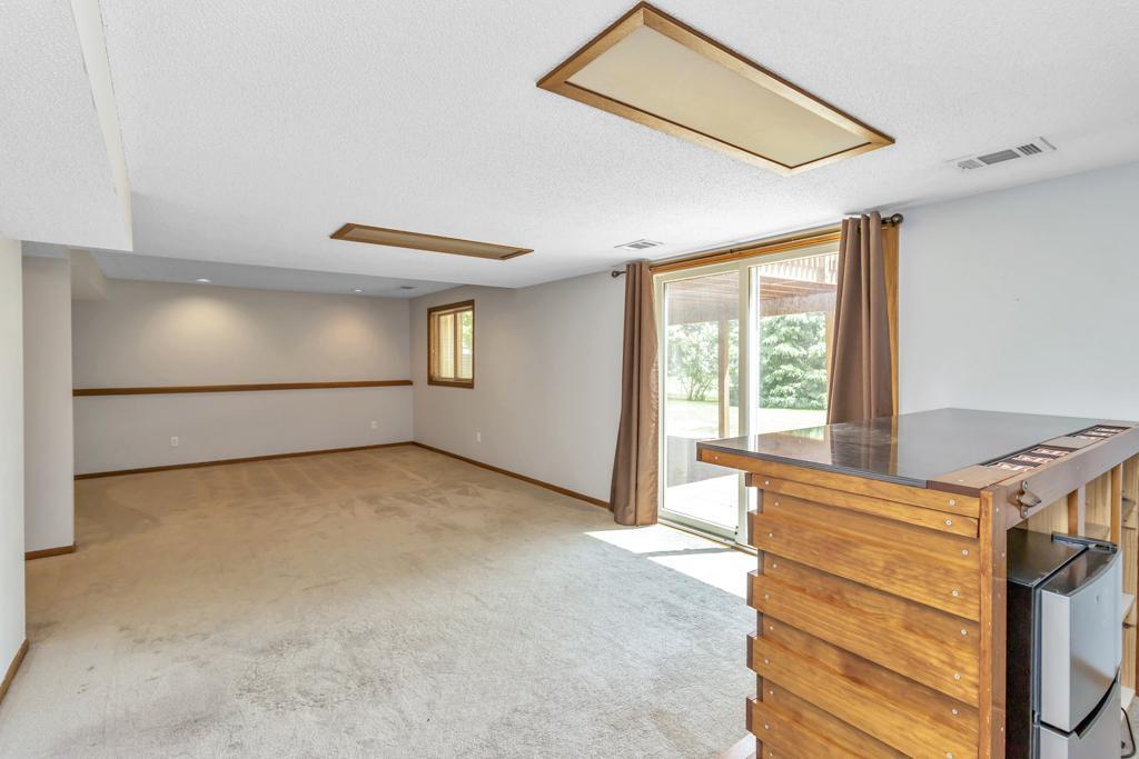 1038 Boston Hill Road Eagan, MN 55123 - Photo 23 of 36 Gallery Image 23