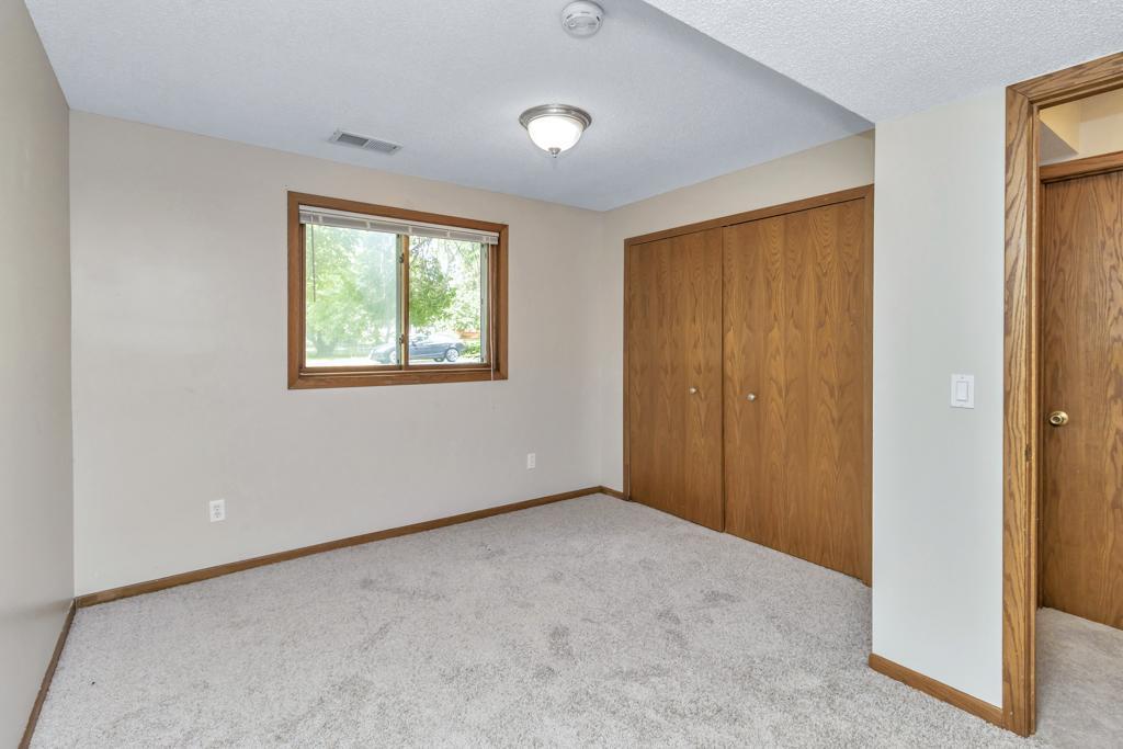 1038 Boston Hill Road Eagan, MN 55123 - Photo 24 of 36 Gallery Image 24